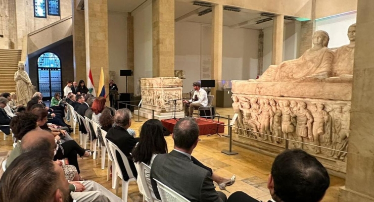 Presentación de Colombia en el Museo Nacional de Beirut a cargo del compositor y músico Elkin Robinson 