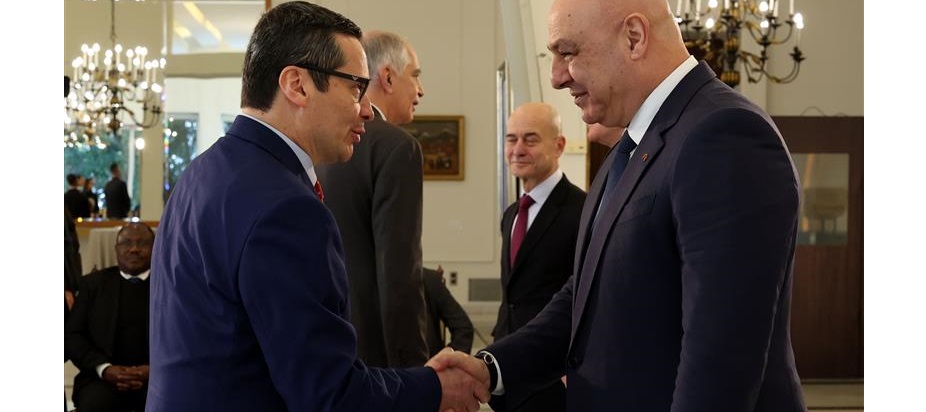 Embajador de Colombia en el Líbano asiste al saludo presidencial de Año Nuevo