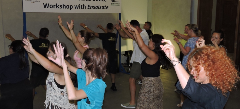danzantes de salsa